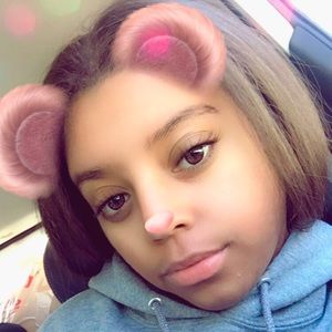 Meet your Posher, Anacelia